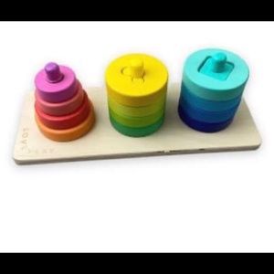 Lovevery twist and pivot puzzle